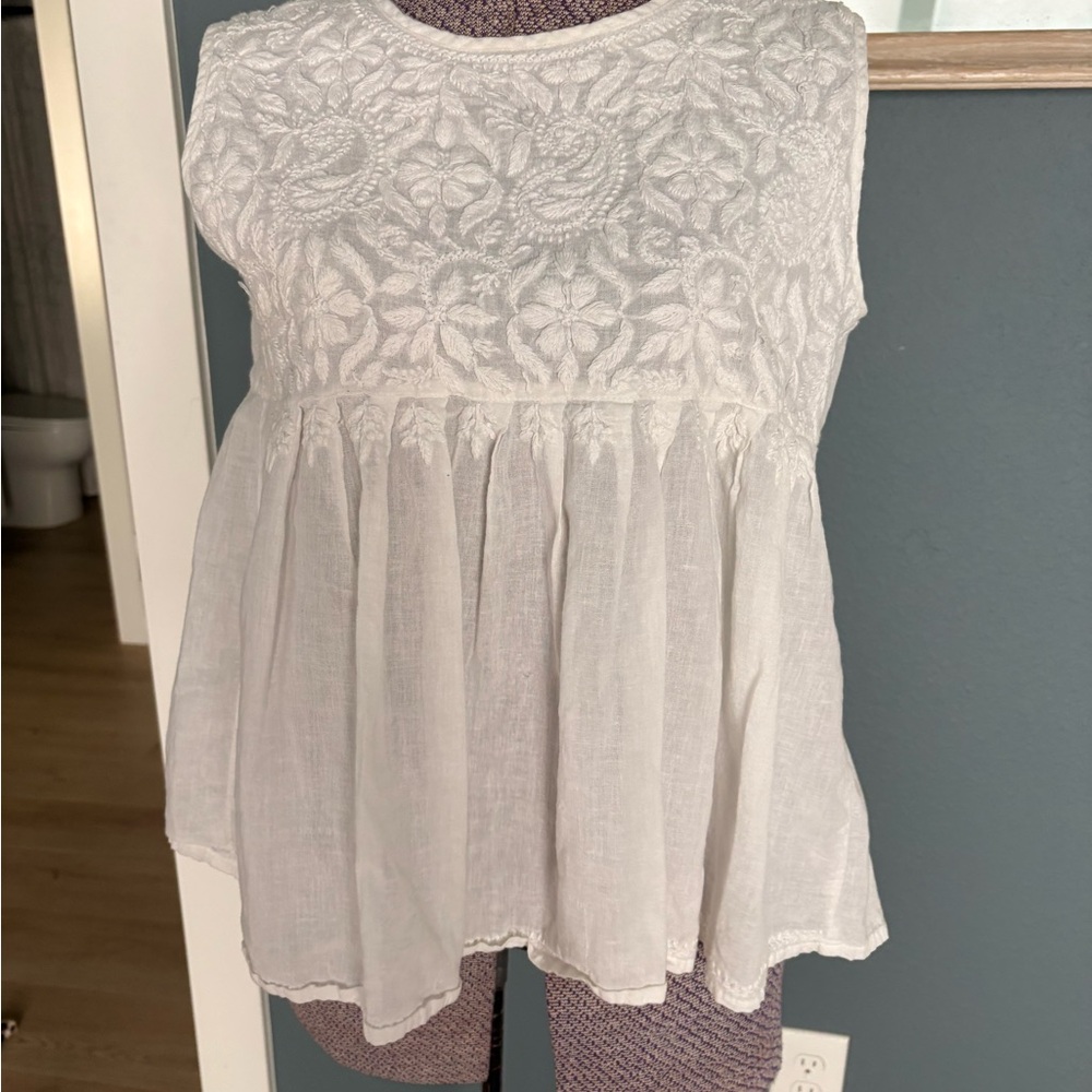 Women’s White Embroidered Sleeveless Top